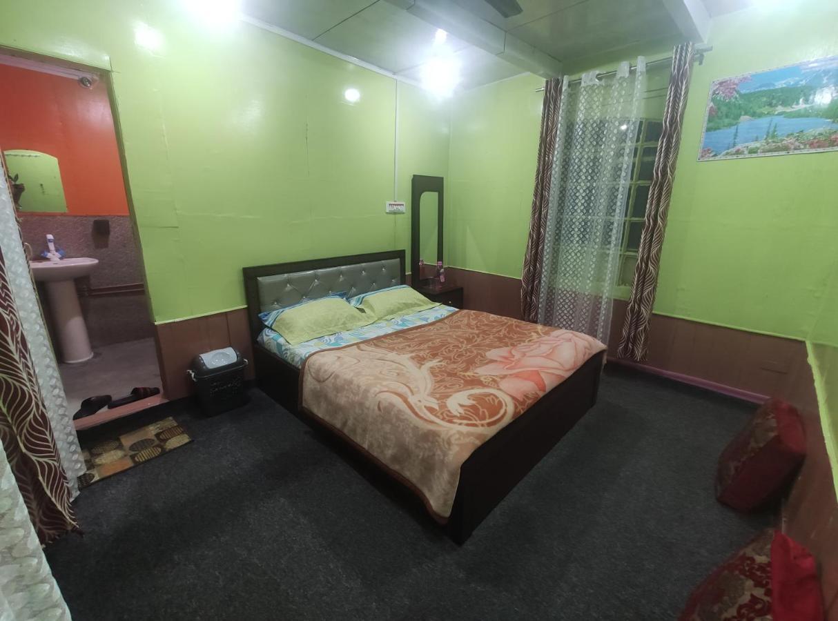 Lakeside Homestay Srinagar Buitenkant foto
