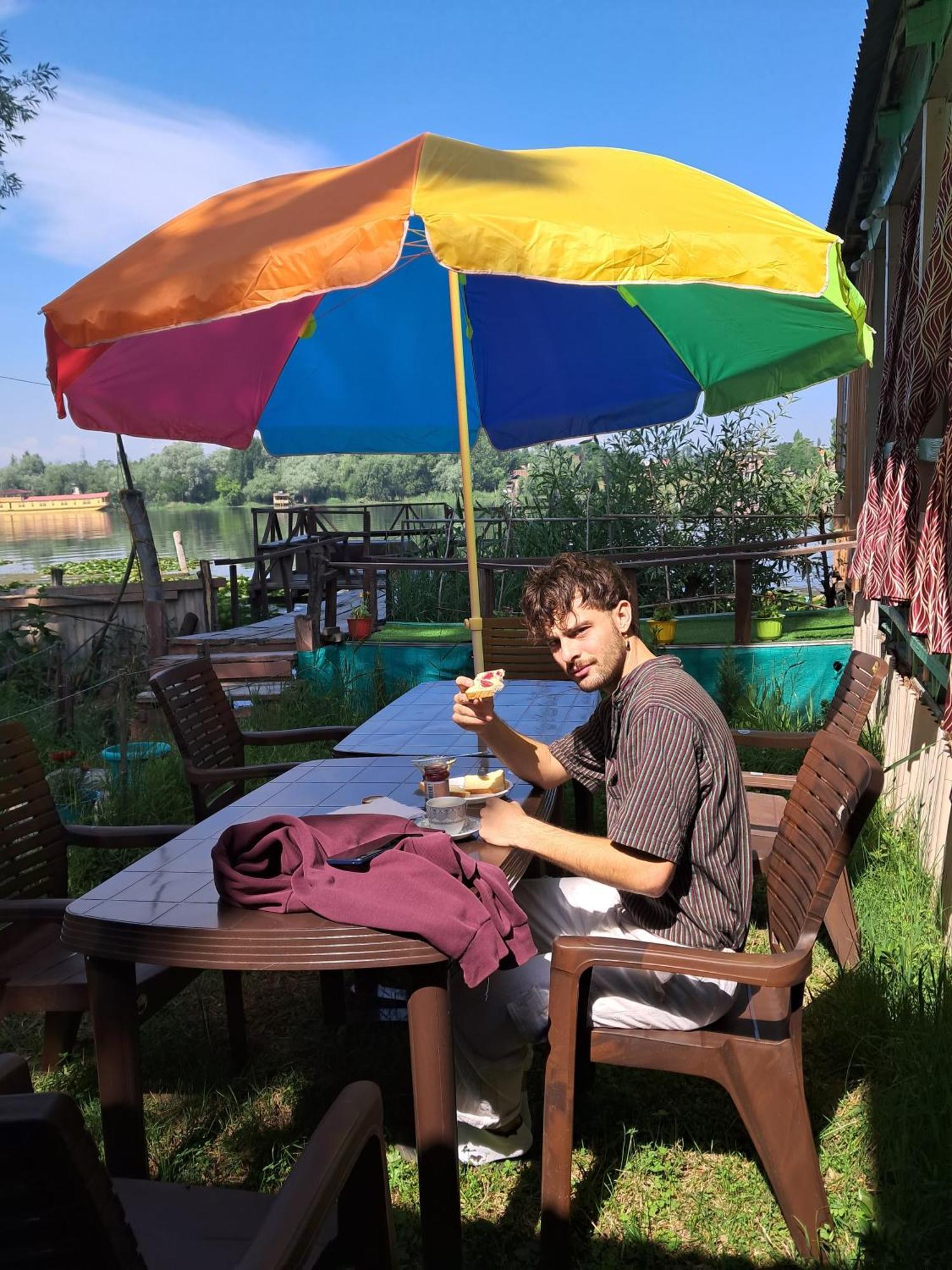 Lakeside Homestay Srinagar Buitenkant foto
